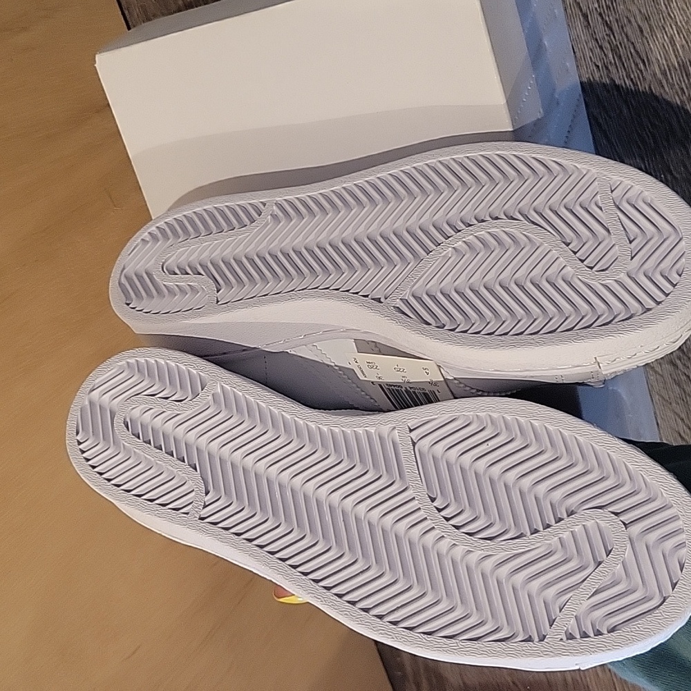 Adidas - Picture 5 of 6